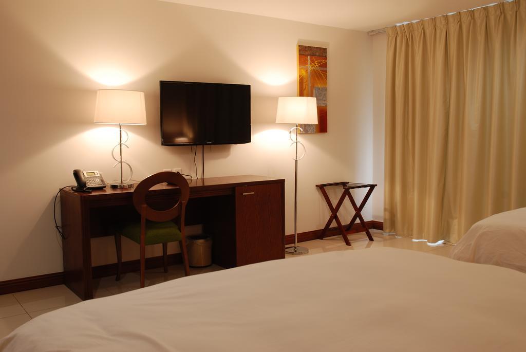 Ramada By Wyndham Princess Paramaribo Esterno foto