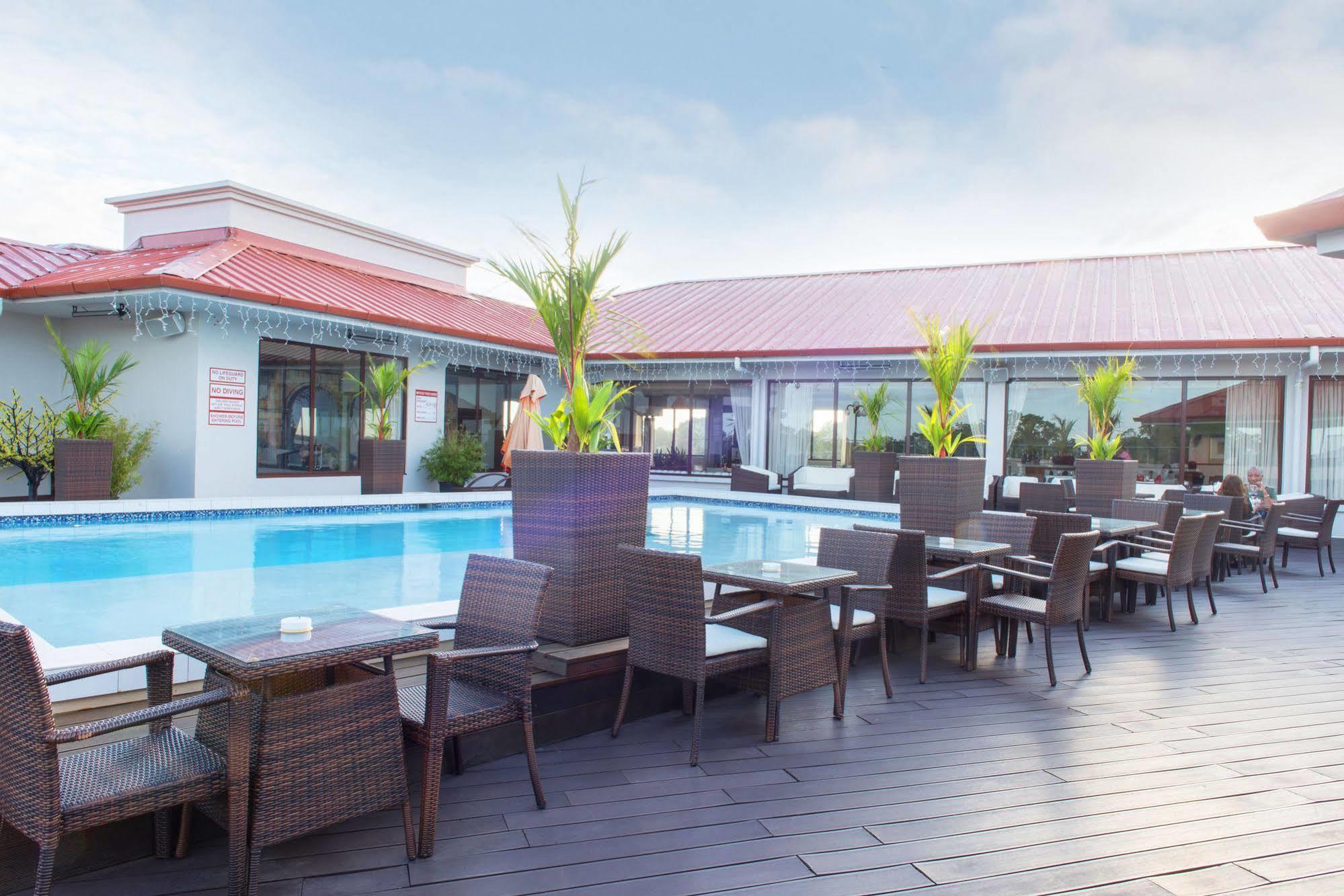Ramada By Wyndham Princess Paramaribo Esterno foto