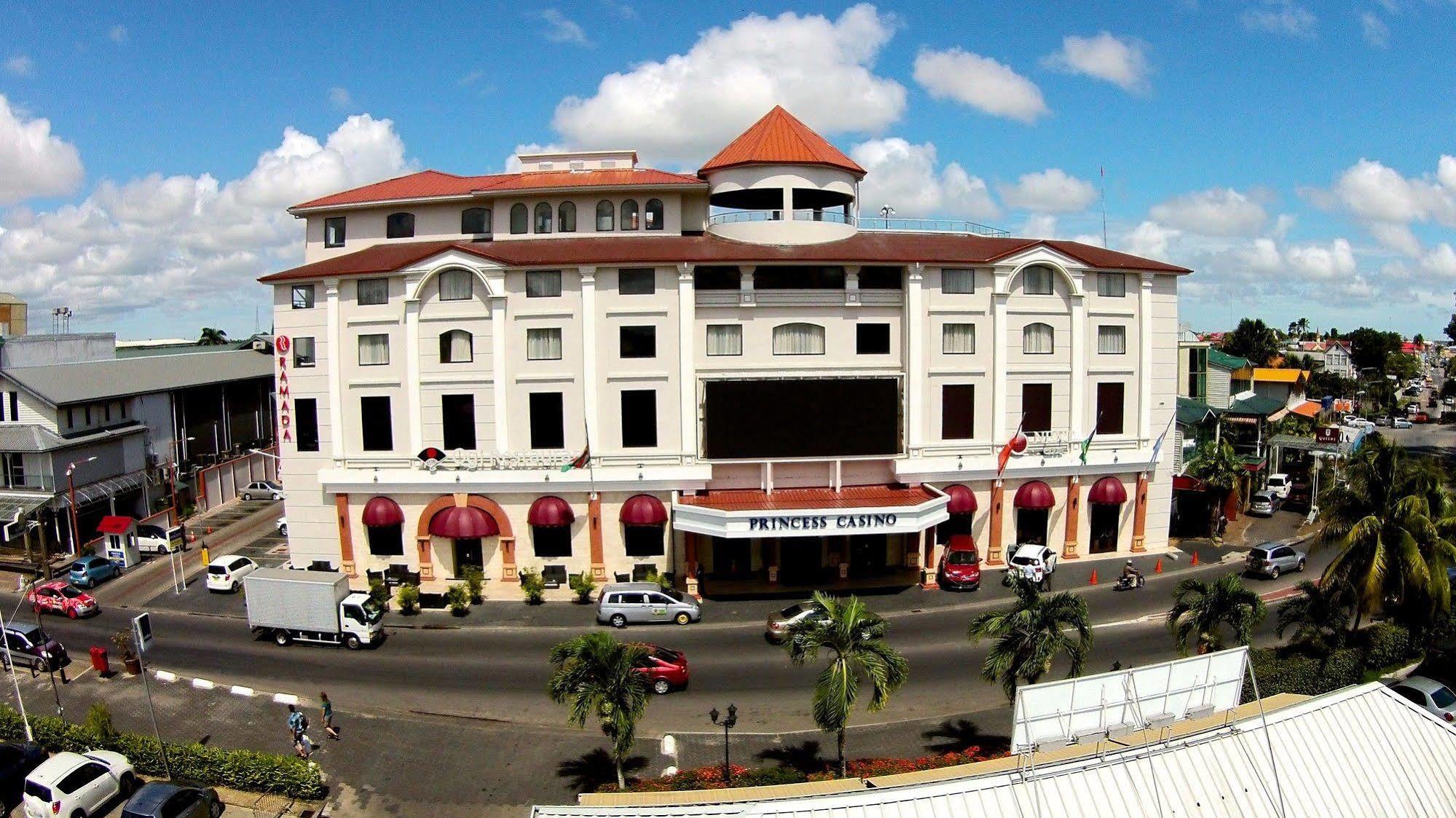 Ramada By Wyndham Princess Paramaribo Esterno foto